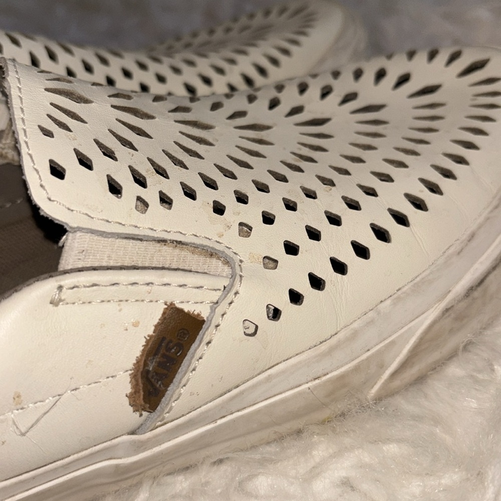 VANS UltraCush Classic Slip-On DX - Havana Perforated White Leather, Size 8 - Picture 4 of 16